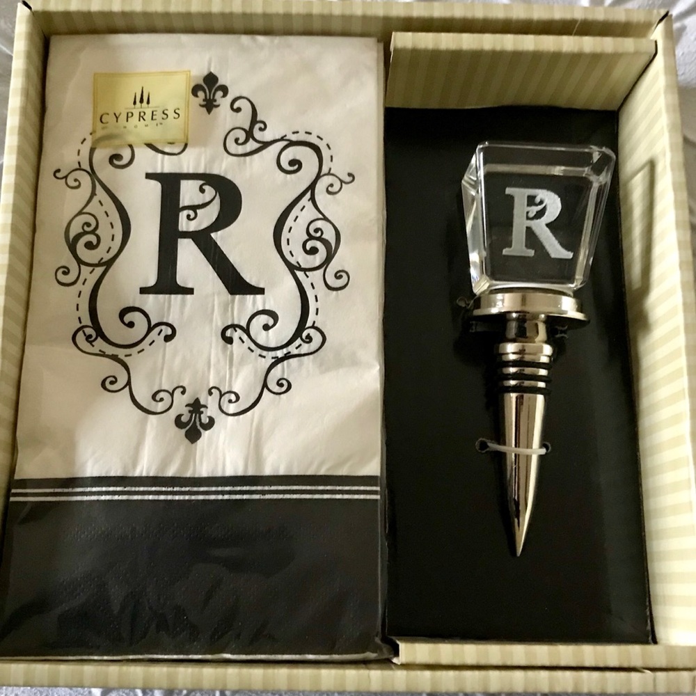 NWT Monogram “R” Wine Topper & Napkins Gift Set